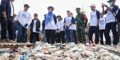 Bersih-bersih di Pantai Teluk Labuan, PGN Dukung Pantai Makin Bersih dan Lestari