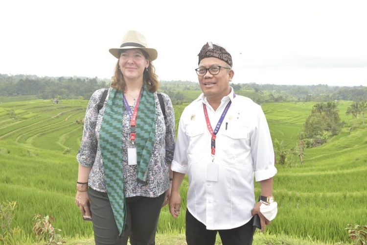 Delegasi G20 mengikuti agenda field trip dengan mengunjungi Subak Jatiluwih yang berlokasi di Kabupaten Tabanan, sekitar 61 kilometer (km) dari Jimbaran. 