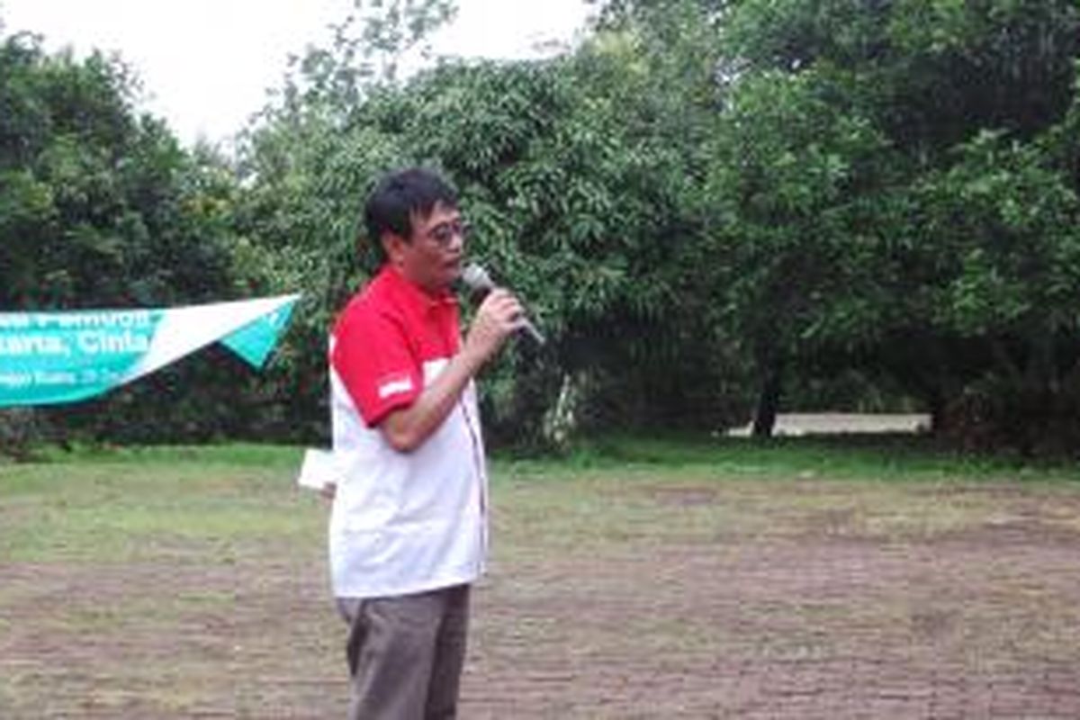 Wakil Gubernur DKI Jakarta Djarot Saiful Hidayat saat memberikan sambutan di hutan kota Sangga Bhuana, Pesanggrahan, Jakarta Selatan, Minggu (28/12/2014).