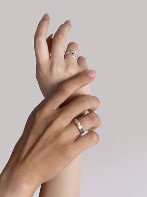 Koleksi Namora dari Adelle Jewellery.