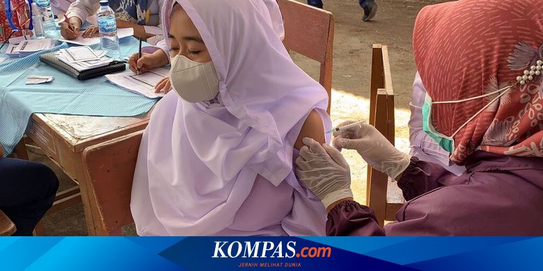 Pelajar di Sumbar Dijemput Pakai Bus ke Sekolah untuk Divaksin - Vimarsana News