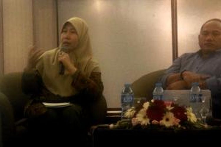 (Ki-ka) Komisioner Komisi Penyiaran Indonesia Pusat, Azimah Subagijo dan Amirudin