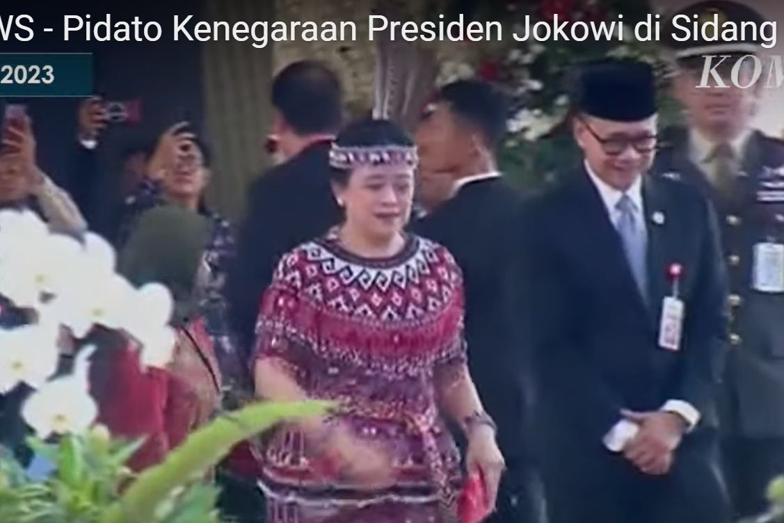 Hadiri Sidang Tahunan MPR, Puan Pakai Baju Adat Kalbar, Megawati Berkebaya Merah-Putih