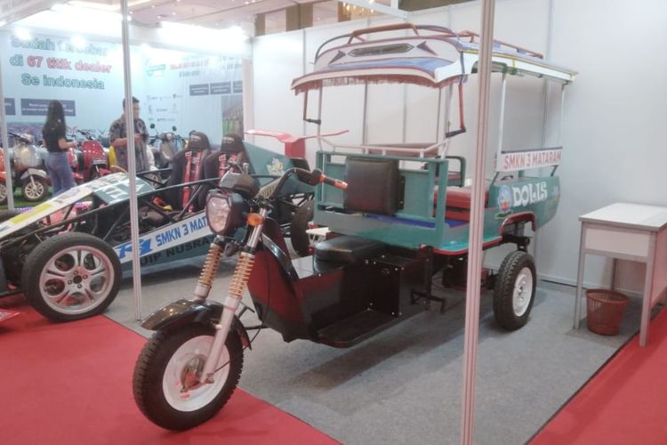 Dolis atau Dokar Listrik karya SMK 3 Mataram yang mejeng di Indonesia Electric Motor Show (IEMS) 2022. 
