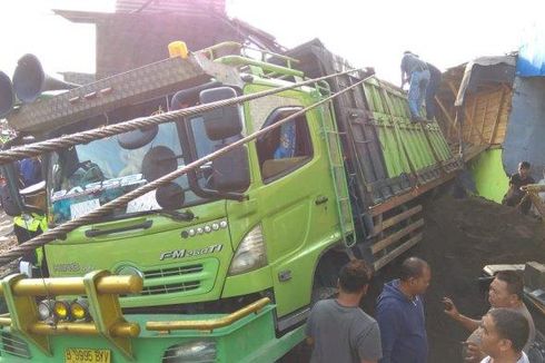 4 Fakta Baru Truk Tabrak Ruko di Cianjur, Melebihi Muatan hingga Sopir Jadi Tersangka