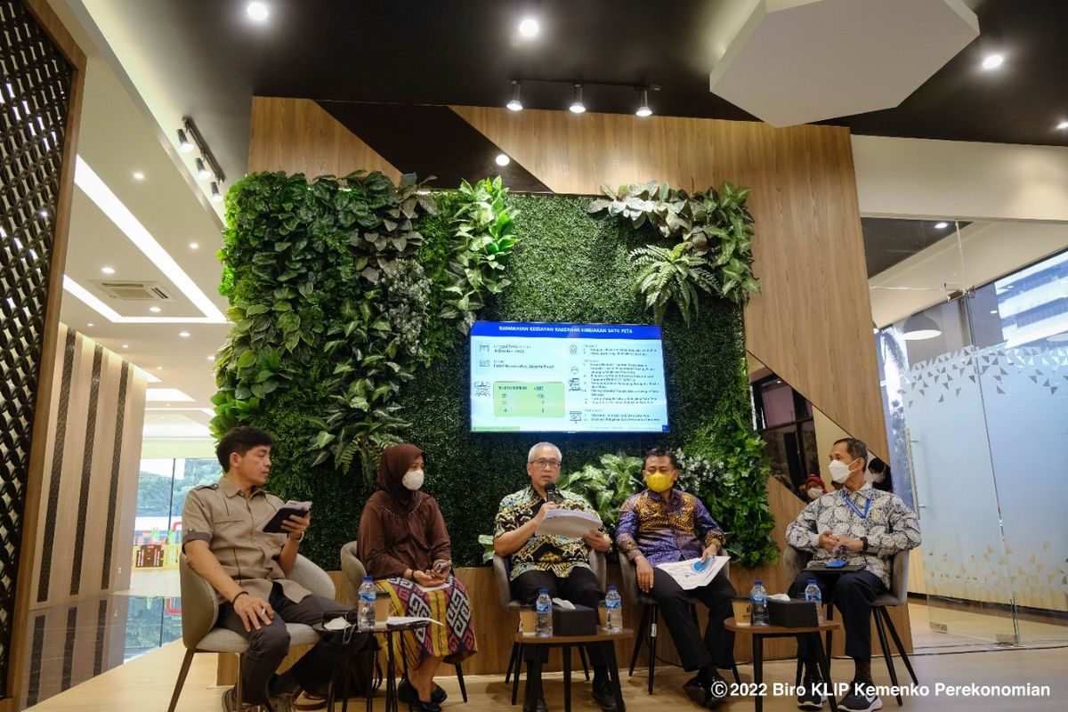 Media Briefing Overview serta Paparan Rencana Rakernas Percepatan Kebijakan Satu Peta di Media Center Kemenko Perekonomian, Selasa (13/9/2022).

