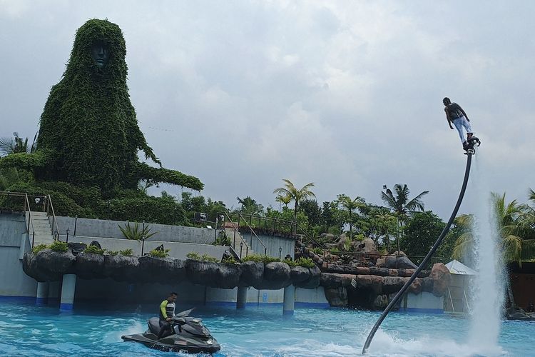 Satu-satunya di Semarang, Flyboard Dusun Semilir Diminati Berbagai Usia