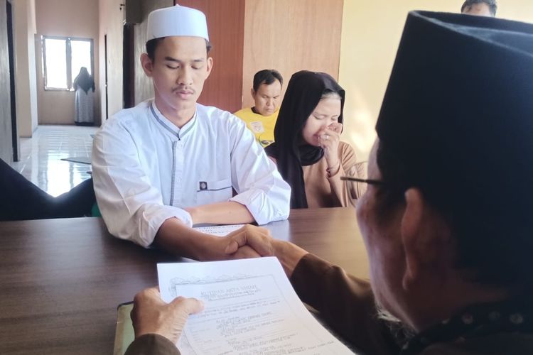 Pria yang Tikam Orang Pacaran di Jambi Nikahi Kekasih di Kantor Polisi
