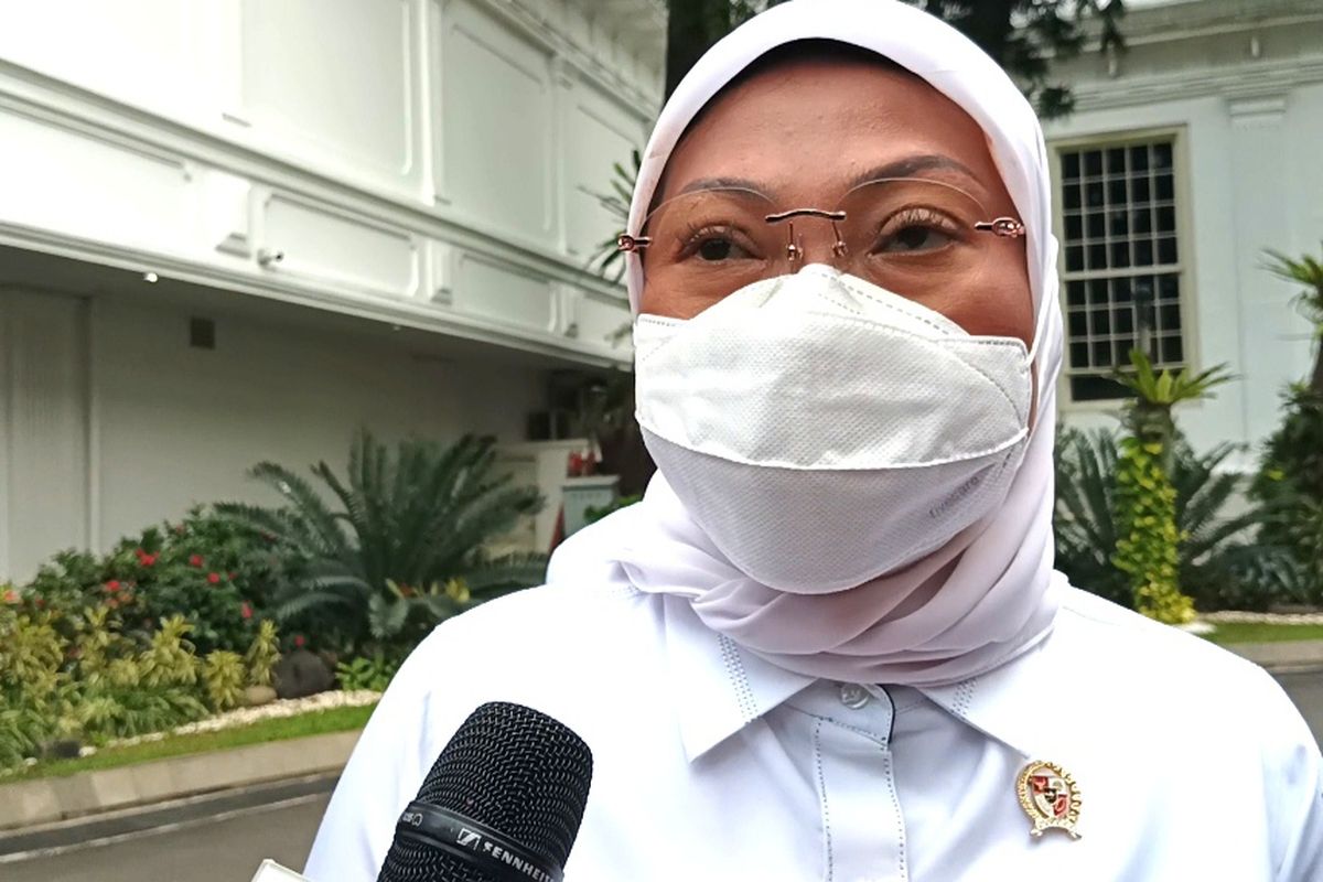 Menteri Tenaga Kerja (Menaker) Ida Fauziyah di Kompleks Istana Kepresidenan, Jakarta, Senin (27/3/2023).