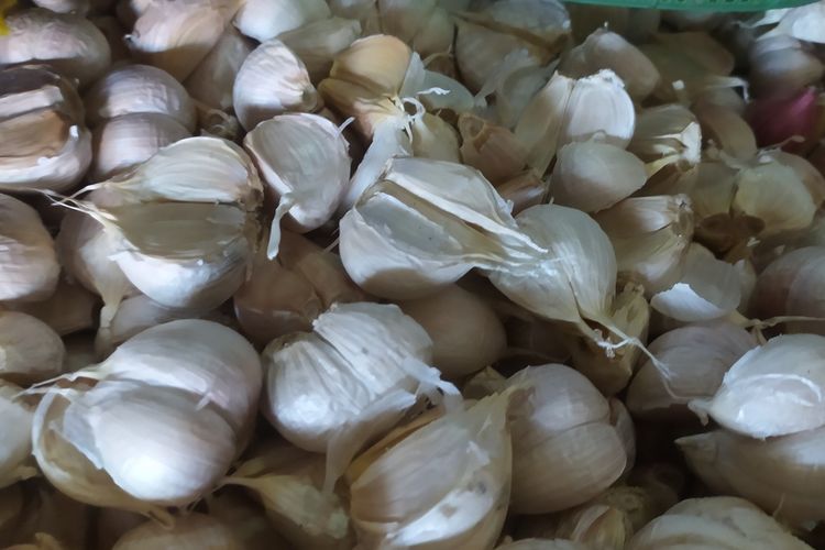 Harga bawang putih di Kota Semarang, Jawa Tengah naik