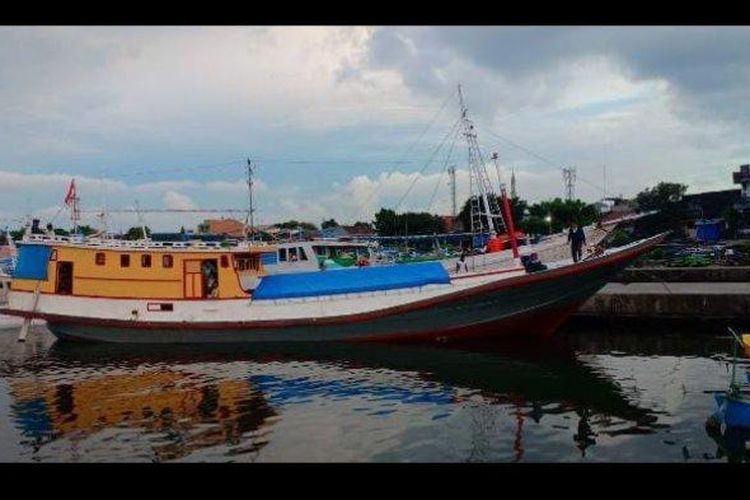 Dokumentadi KM Ladang Pertiwi sebelum tenggelam