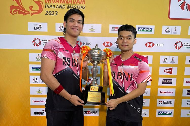 Ganda putra Indonesia, Leo Rolly Carnando/Daniel Marthin, menjadi juara Thailand Masters 2023 usai menang 21-16, 21-17 atas Su Ching Heng/Ye Hong Wei (Taiwan) di Nimibutr Arena, Bangkok, Minggu (5/2/2023). Artikel ini berisi ranking dunia ganda putra BWF.
