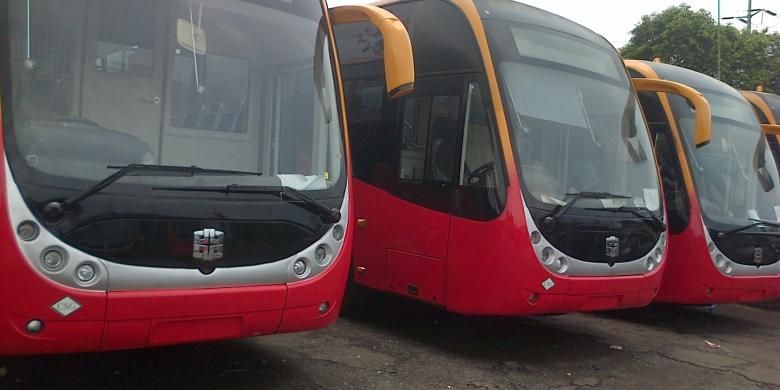 Sebanyak 23 bus Transjakarta baru dikirim dari Zhong Tong China. Rencananya bus baru tersebut akan mengisi koridor 1 dan koridor 8 bus Tranjakarta.