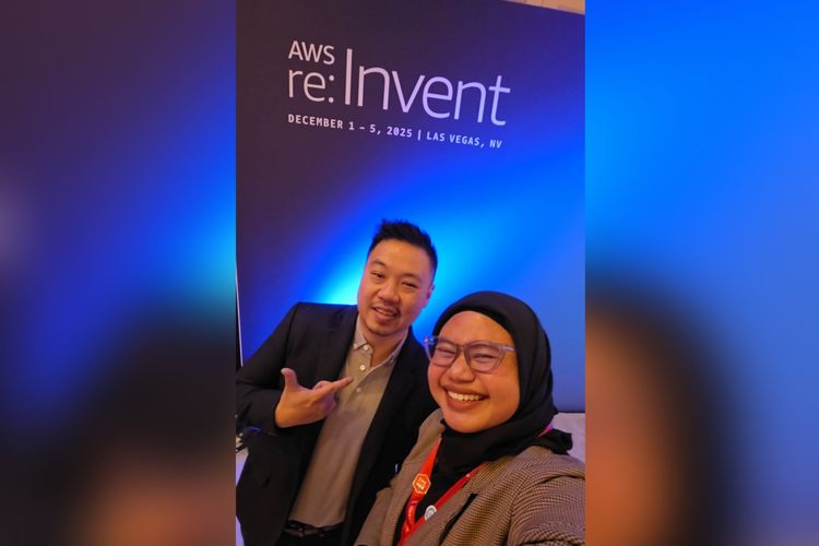 Anthony Amni, Country Manager AWS Indonesia, berbicara soal adopsi AI di Indonesia yang ebrgerak cepat karena harganya sudah kayak kacang goreng alias murah.