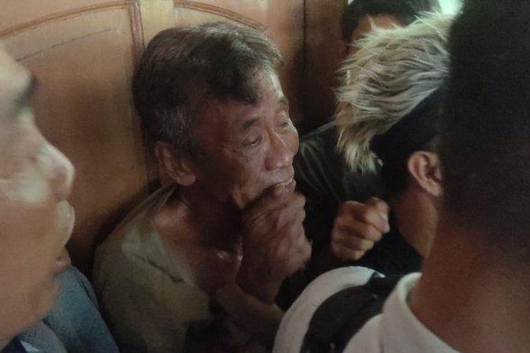 Pelaku pencopetan di rumah Pegi Setiawan di Desa Kepongpongan, Kecamatan Talun, Kabupaten Cirebon, Selasa (10/7/2024).