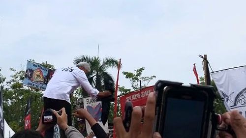 Momen Ganjar Minta Maaf pada Penyandang Tunarungu karena Tak Bawa Penerjemah saat Kampanye