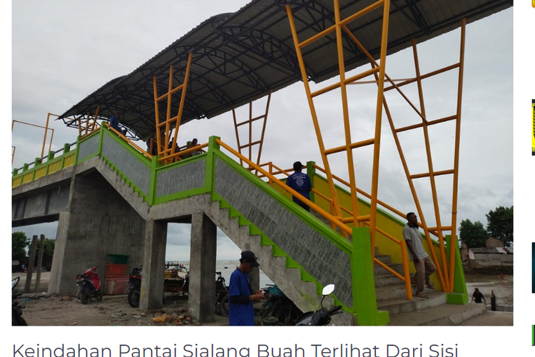 Jembatan di Pantai Sialang Buah, Sumatera Utara 