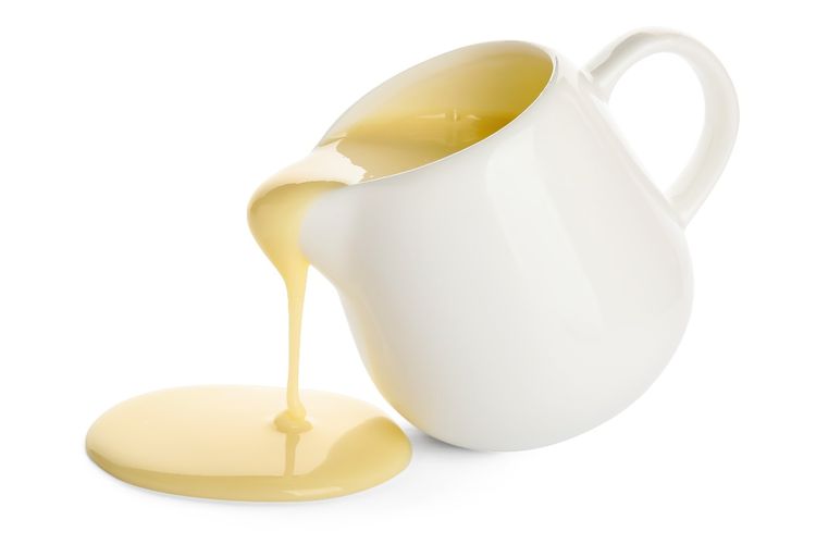  Susu kental manis adalah produk olahan susu yang cocok sebagai topping pada menu sarapan.