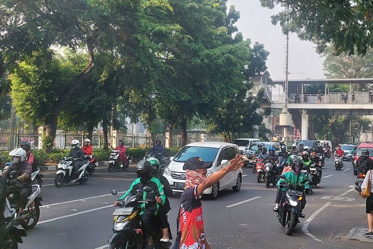 Kondisi Jalan Lenteng Agung dari arah Kota Depok pada Senin (21/8/2023) pagi.