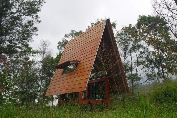Bangunan di area Kali Kuning, Taman Nasional Gunung Merapi.