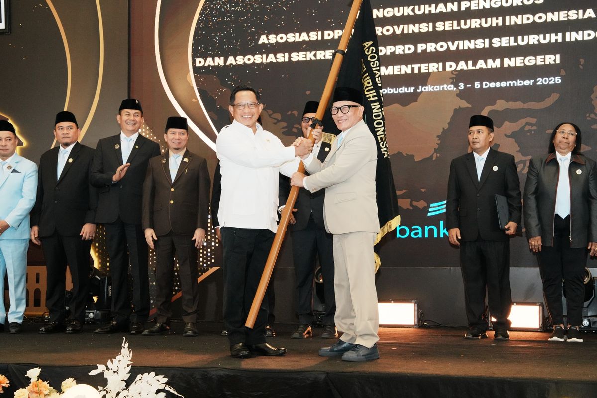 Menteri Dalam Negeri (Mendagri) Muhammad Tito Karnavian resmi mengukuhkan Pengurus Asosiasi DPRD Provinsi Seluruh Indonesia (ADPSI) dan Asosiasi Sekretaris DPRD Provinsi Seluruh Indonesia (ASDEPSI) Periode 2025?2030. 
