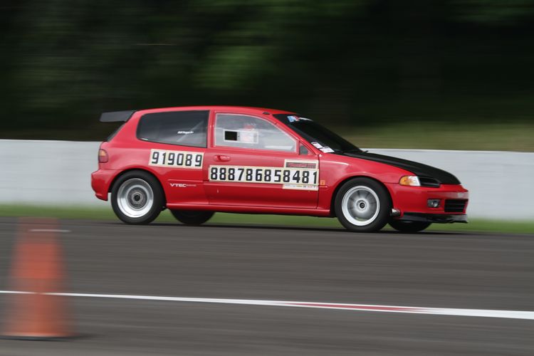 Nirwana Abilhagsa, pebalap asal Lampung yang ikut serta dalam Sentul Drag Fest 2021, Sirkuit Sentul, Bogor, Jawa Barat, (7/3/2021)