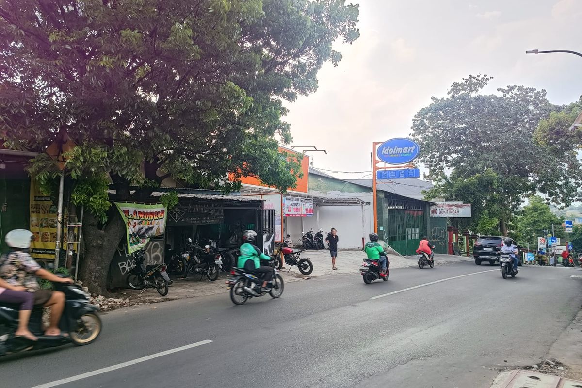 Lokasi aksi tawuran antara remaja terjadi di Jalan Lapangan Tembak, Cibubur, Ciracas, Jakarta Timur, Rabu (15/11/2023).