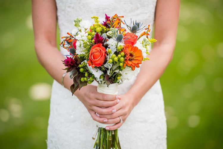 Ilustrasi buket bunga pernikahan. 