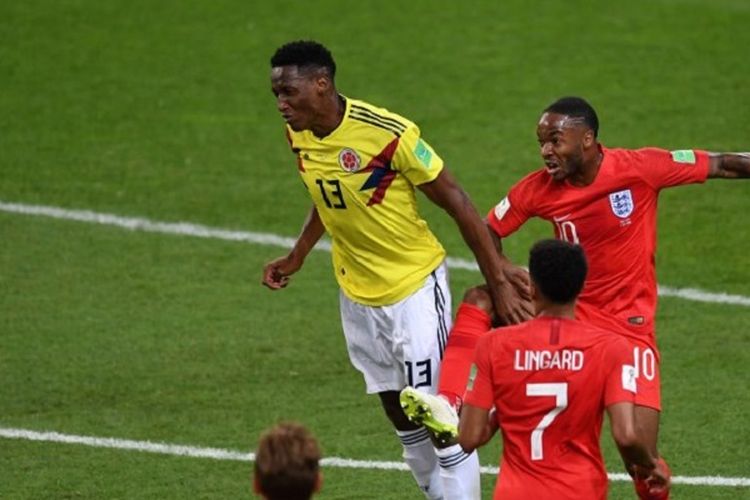 Bek Kolombia, Yerry Mina, mencetak gol penyama kedudukan ke gawang Inggris pada pertandingan babak 16 besar Piala Dunia 2018 di Stadion Spartak, 3 Juli 2018. 
