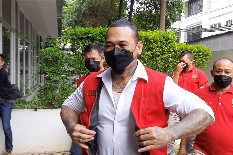 Jerinx SID menghadiri sidang lanjutan perkara pengancaman terhadap Adam Deni di Pengadilan Negeri (PN) Jakarta Pusat, Rabu (9/2/2022). 