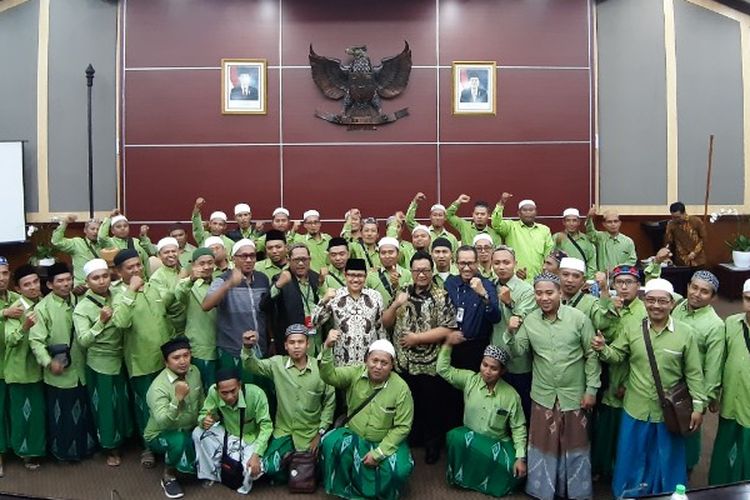 Wakil Ketua MPR RI menerima kunjungan 60 delegasi BMT UGT Sidogiri di ruang GBHN, Gedung Nusantara V, Senayan, Jakarta, Jumat (30/8/2019).
