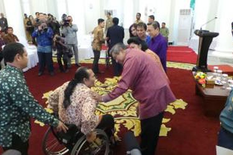 Presiden Susilo Bambang Yudhoyono bersilaturahmi dengan atlet paralimpic di Istana Bogor, Selasa (28/1/2014).