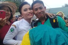 Aksi Romantis Prajurit TNI, Lamar Kekasih setelah Mendarat dari Terjun Payung