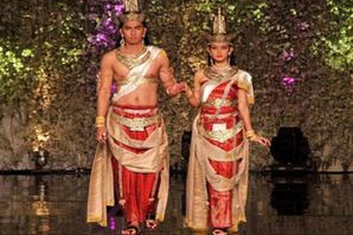Busana pengantin tradisional Majapahit. 