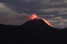 Gunung Soputan Meletus Keluarkan Abu Vulkanik Setinggi 4 Km