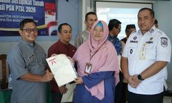 Warga Bangka Tengah Urus Sertifikat Tanah Gratis, Cuma Seminggu Petugas BPN Turun