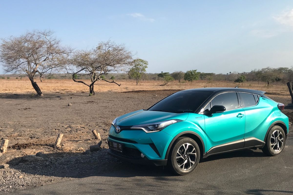 Toyota C-HR Hybrid jadi model berteknologi hibrida pertama yang terjual di Banyuwangi.