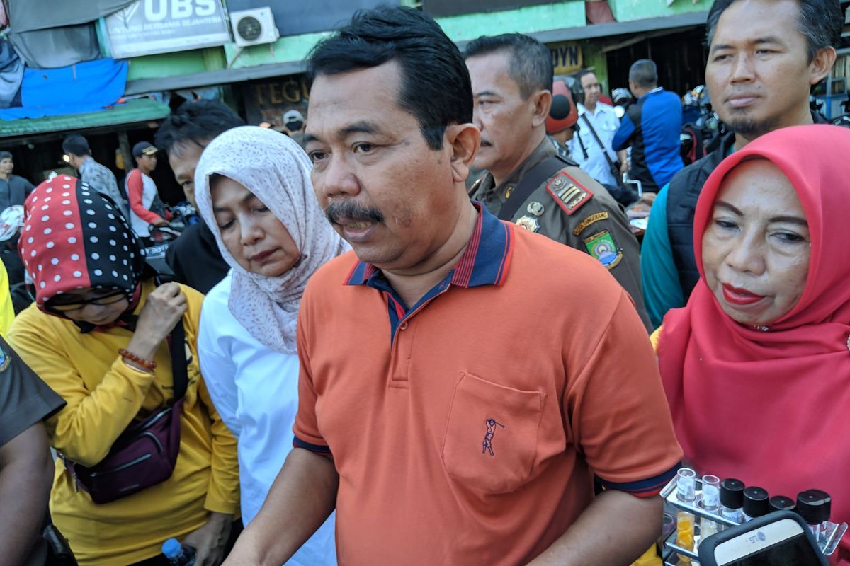 Kepala Dinas Ketahanan Pangan (DKP) Kota Tangerang, Abduh Suharman saat ditemui selepas sidak di Pasar Anyar Kota Tangerang, Rabu (18/12/2019).