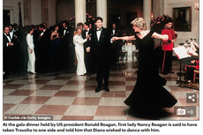 Cerita Putri Diana, John Travolta, dan Gaun Beludru Biru