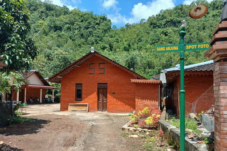Apa Itu Munggah Molo? Tradisi Jawa yang Dilakukan Saat Bangun Rumah