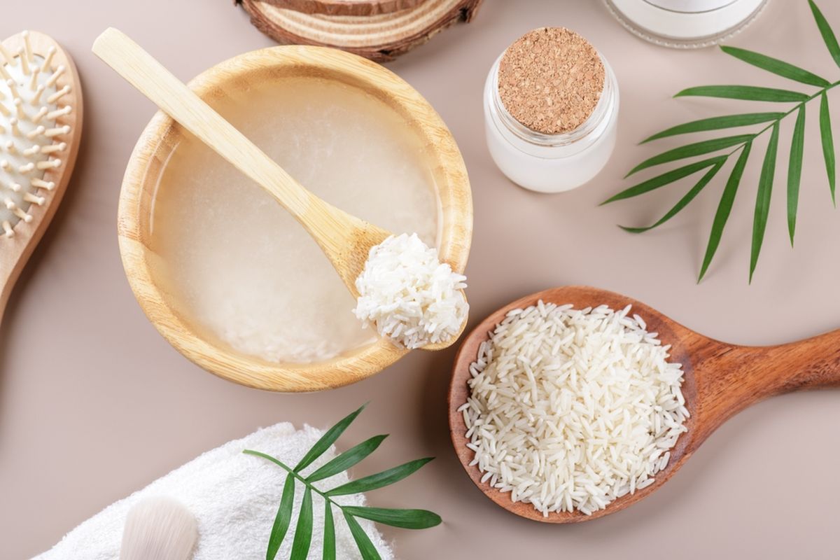 Ilustrasi manfaat air beras untuk kulit