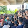 Ratusan Sopir Angkot Geruduk Kantor Gubernur Maluku, Protes Pembangunan Lapak hingga Transportasi 