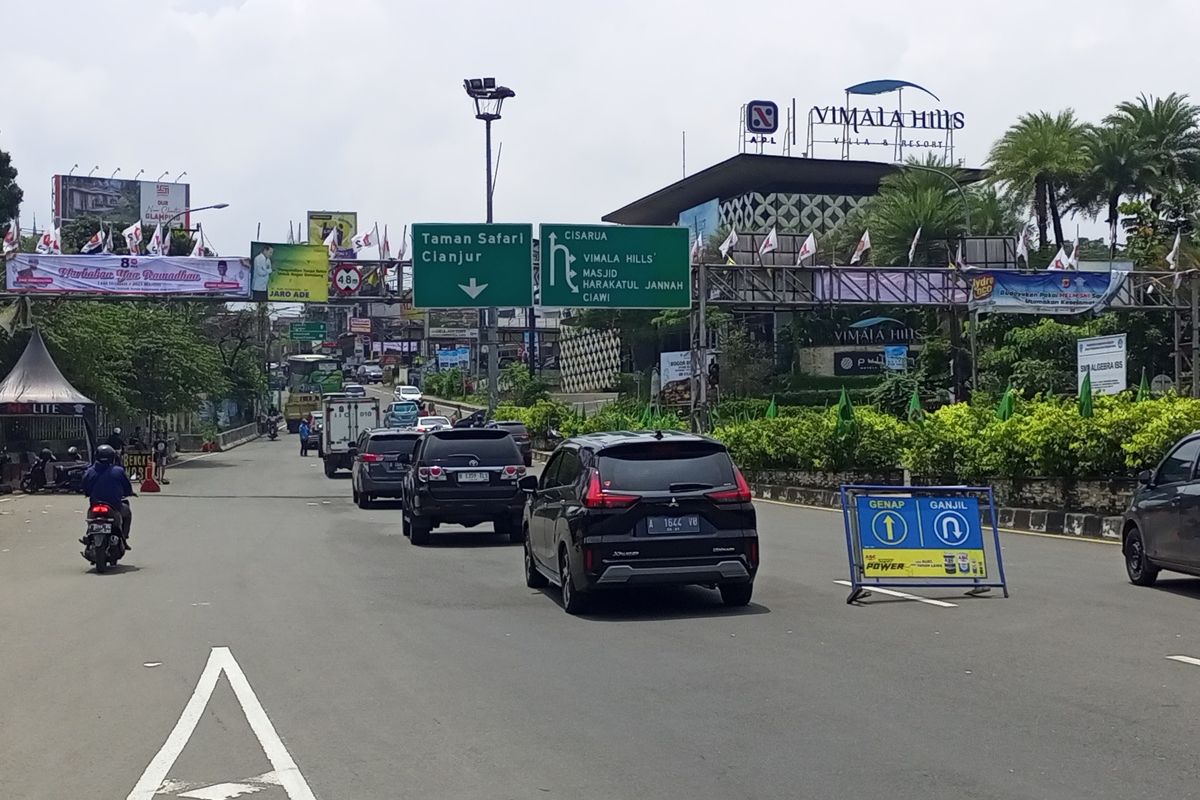 Polisi menerapkan sistem ganjil genap kendaraan di Puncak Bogor, Jawa Barat, selama enam hari atau Selasa (21/3/2023) hingga Minggu (26/3/2023).