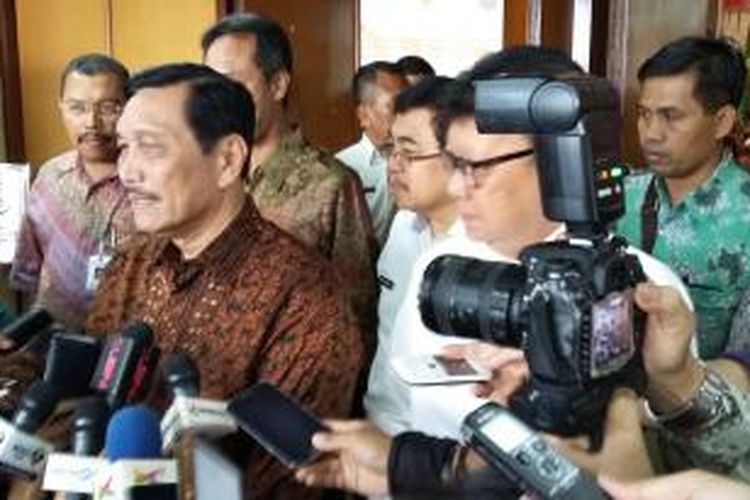 Menko Polhukam Luhut Binsar Panjaitan dan Menteri Dalam Negeri Tjahjo Kumolo di Gedung Kemendagri, Jakarta Pusat, Kamis (3/9/2015).