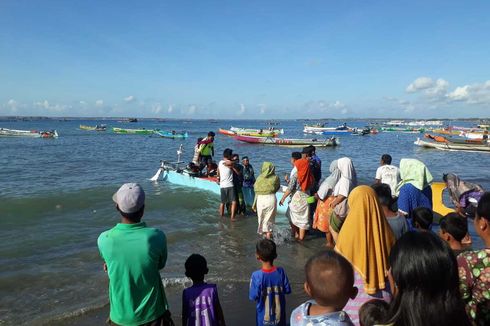 Perahu Terbalik, Nelayan Asal Lombok Timur Ditemukan Terombang-ambing di Laut