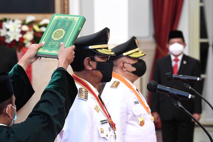Sri Sultan HB X dan Pakualam X diambil sumpah jabatan sebagai gubernur dan wakil gubernur DIY, Senin (10/10/2022)