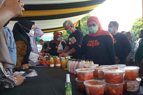 Khofifah Gowes ke Jember Pakai Masker, Minta Warga Kaya Belanja ke UMKM Lokal