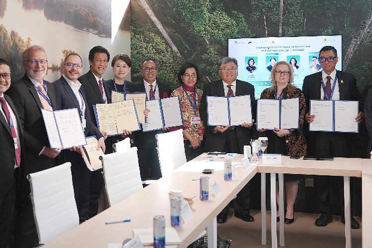 PT Perusahaan Listrik Negara (Persero) atau PLN dan Global Energy Alliance for People and Planet (GEAPP) secara resmi menandatangani nota kesepakatan atau Memorandum of Understanding (MoU) memajukan transisi energi yang adil di Indonesia, Minggu (3/12/2023).