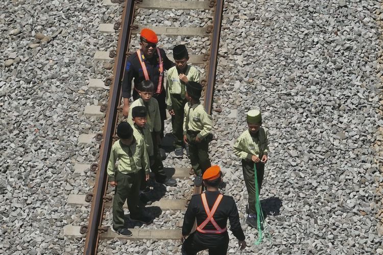 6 Kali Batu Diletakkan di Rel Kereta Daop 9 Jember, KAI: Jangan Anggap Sepele
