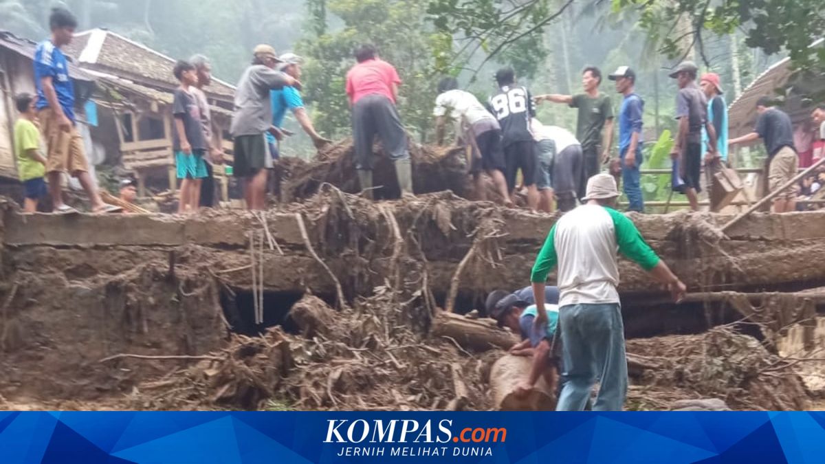Longsor Cianjur Rusak Dua Rumah dan Putuskan Akses ke Gunung Padang